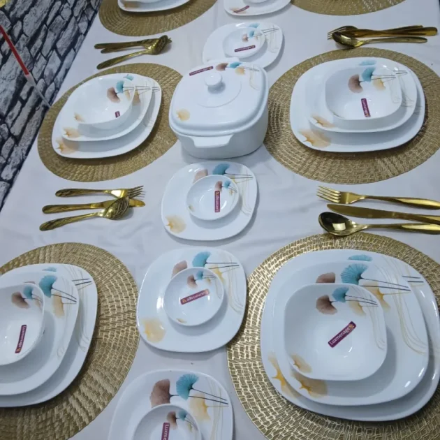 Service A Tabel 32 Piece Motif 2