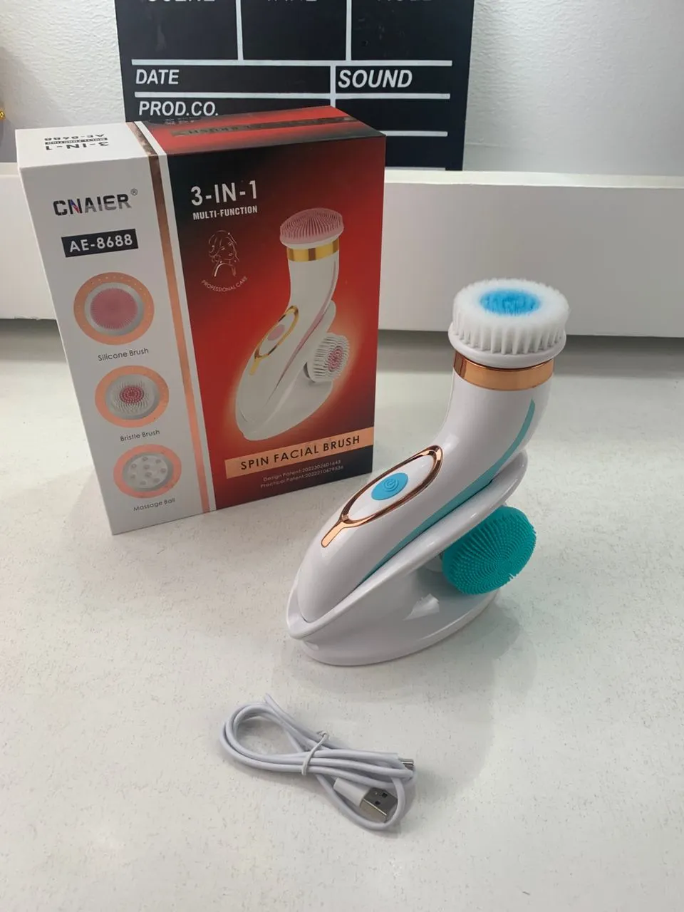 CNAIER Brosse Nettoyante Visage en Profondeur avec 3 embouts – جهاز تنظيف البشرة بعمق - الصورة 4