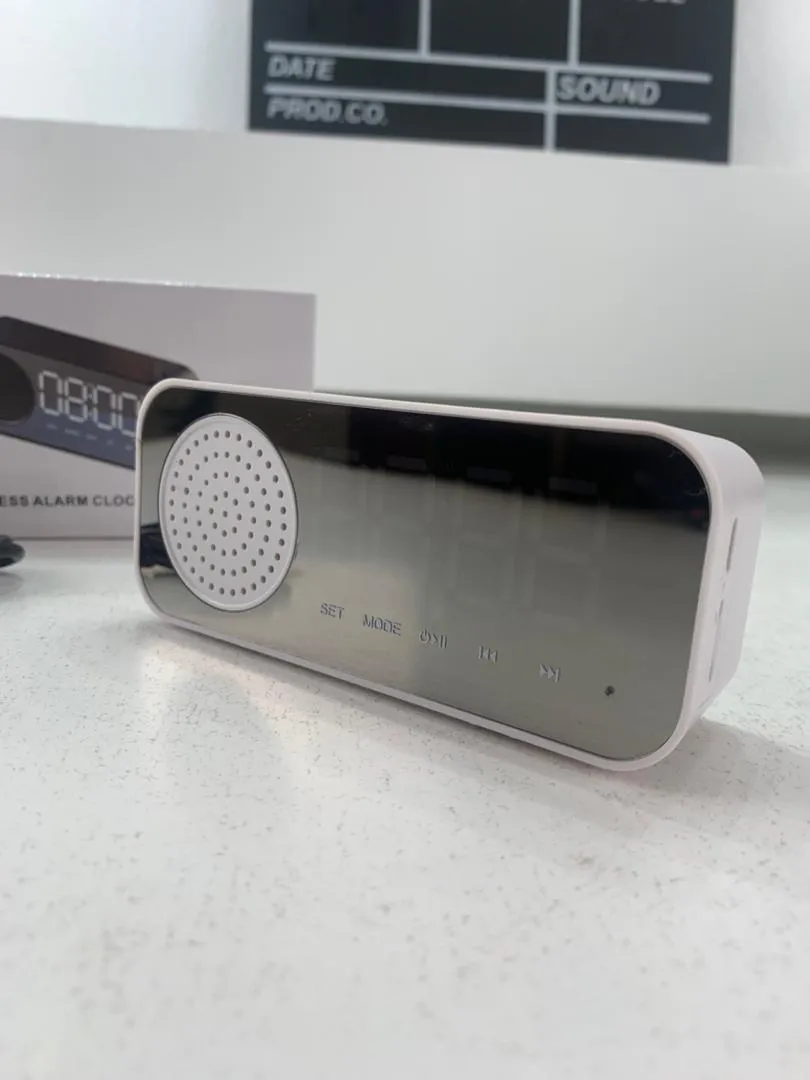 Haut Parleur Bluetooth et Réveil de bureau à LED numérique forme rectangulaire – مكبر صوت ومنبه إلكتروني - الصورة 4