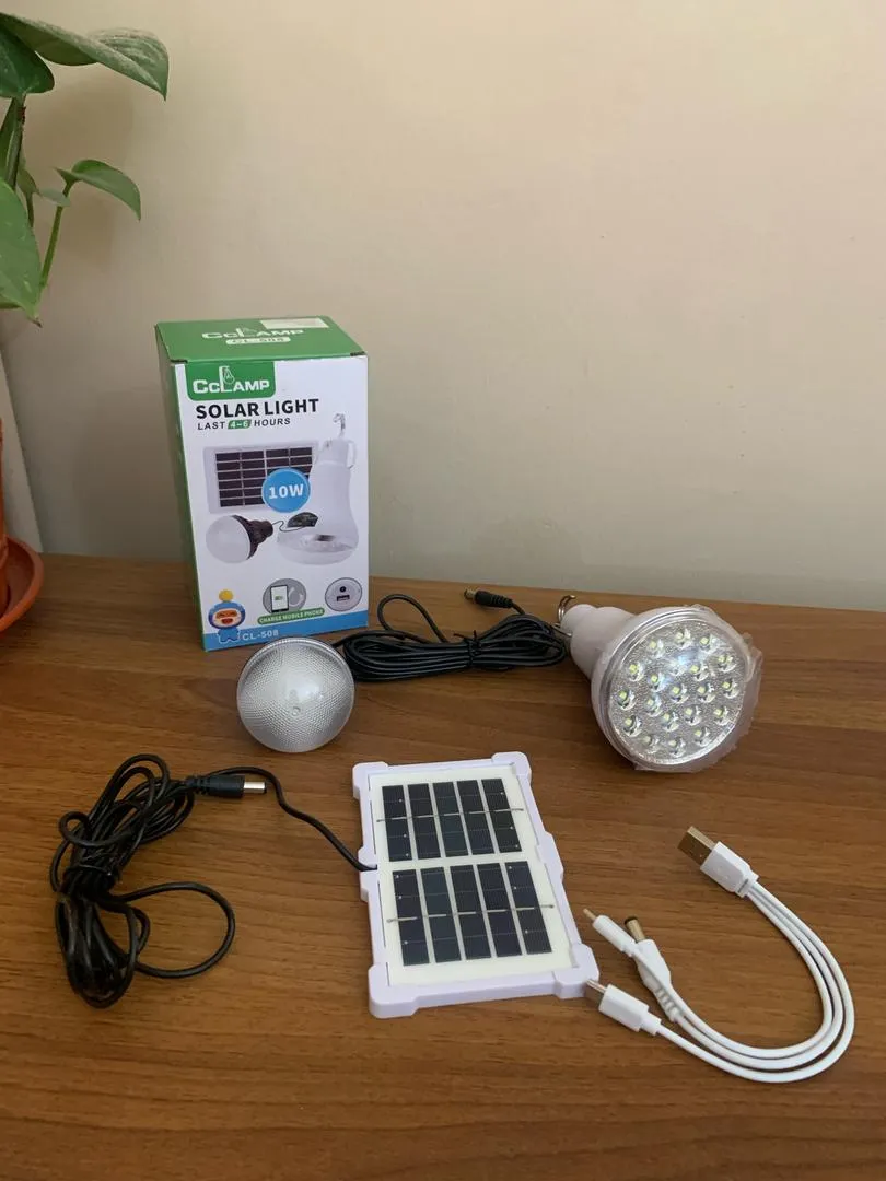 Lampe de Camping LED avec Panneau Solaire 10 W – مصباح تخييم يعمل بالطاقة الشمسية - الصورة 2