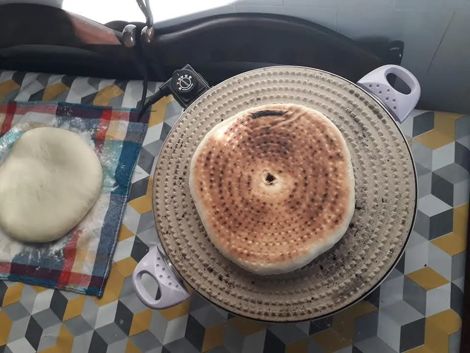 طاجين كهربائي Saurex Tajine Electrique Et pierre à Pizza double face 6500W - الصورة 5